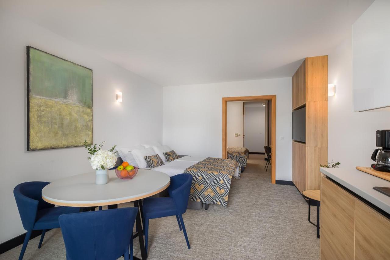 Noemia Apartments Baska Voda Luaran gambar