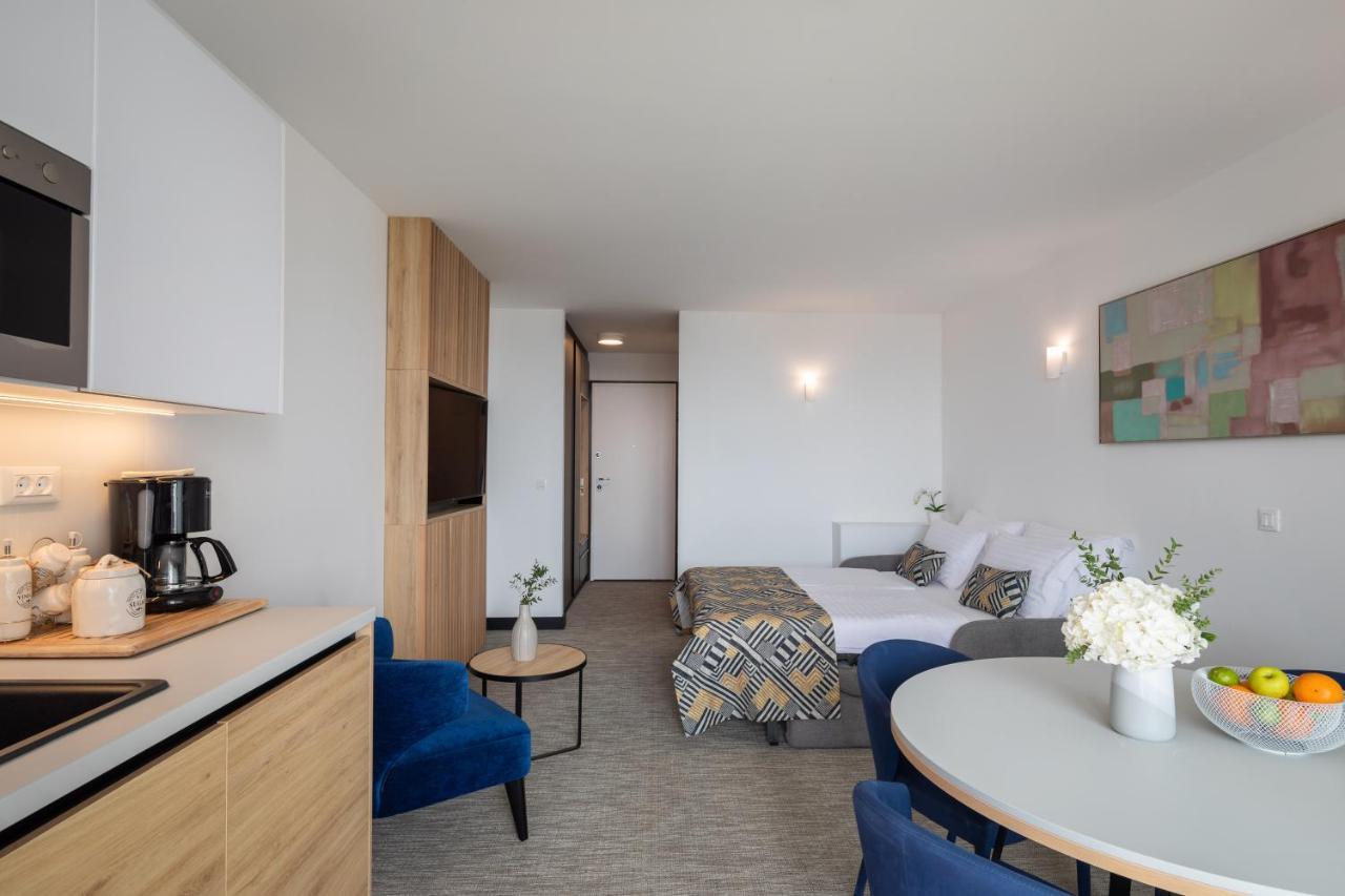 Noemia Apartments Baska Voda Luaran gambar
